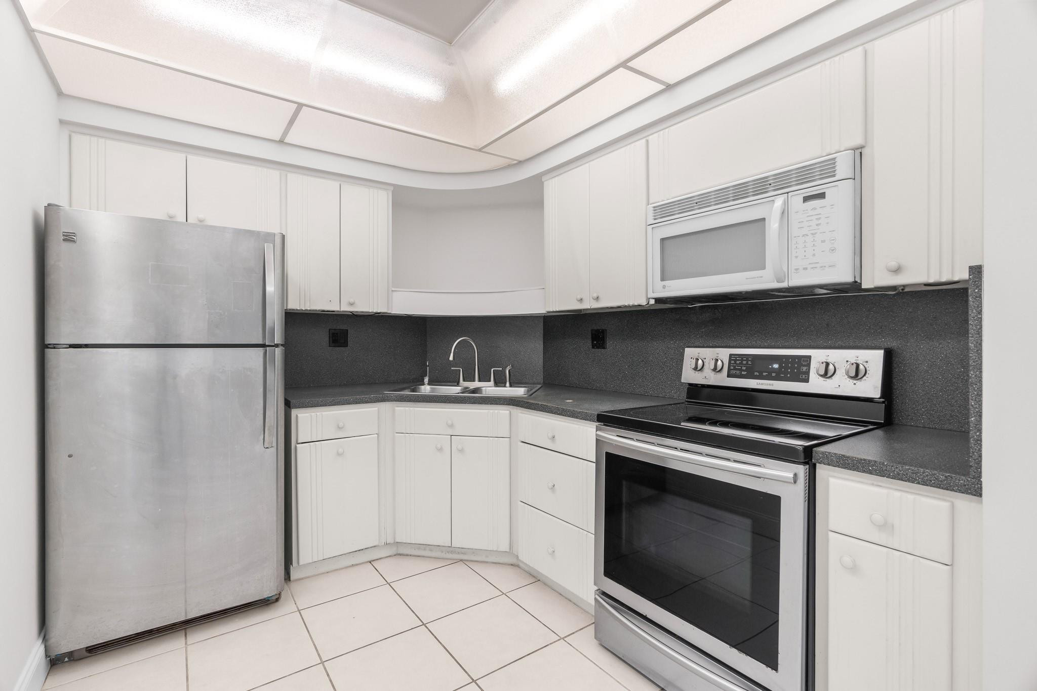 Coral Ridge Towers South - Residential