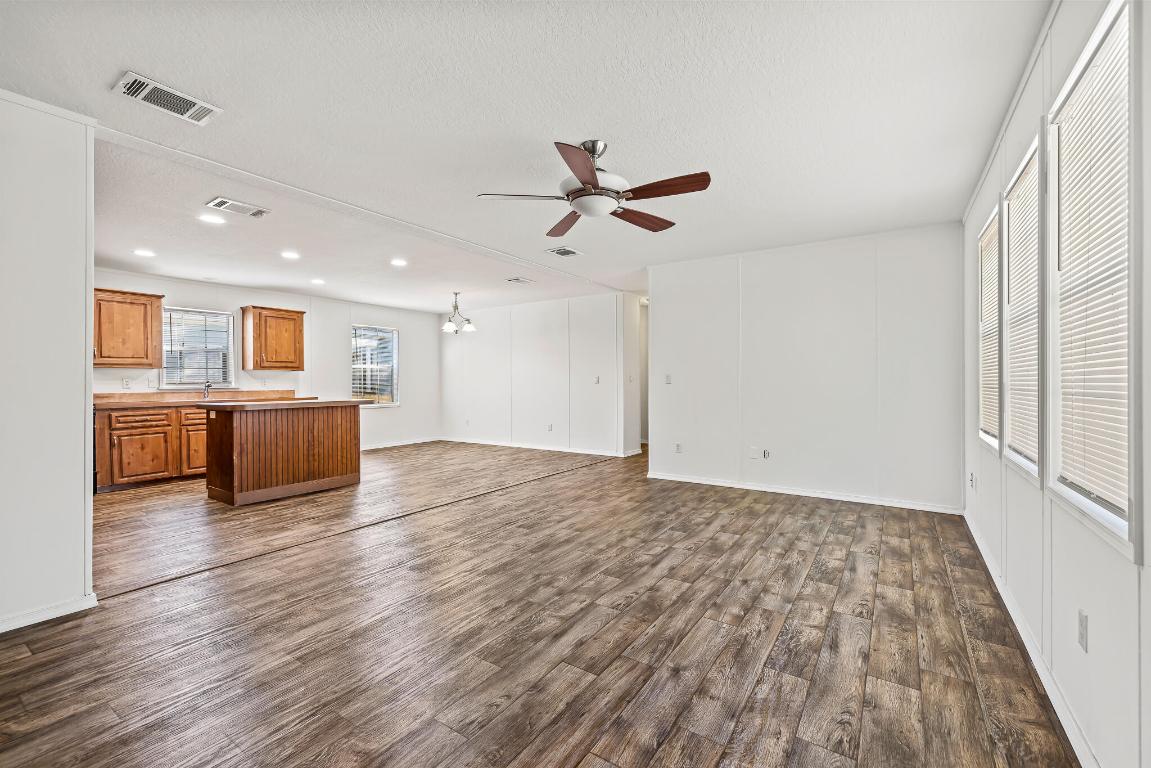 WATERGATE MOBILE HOME - Residential