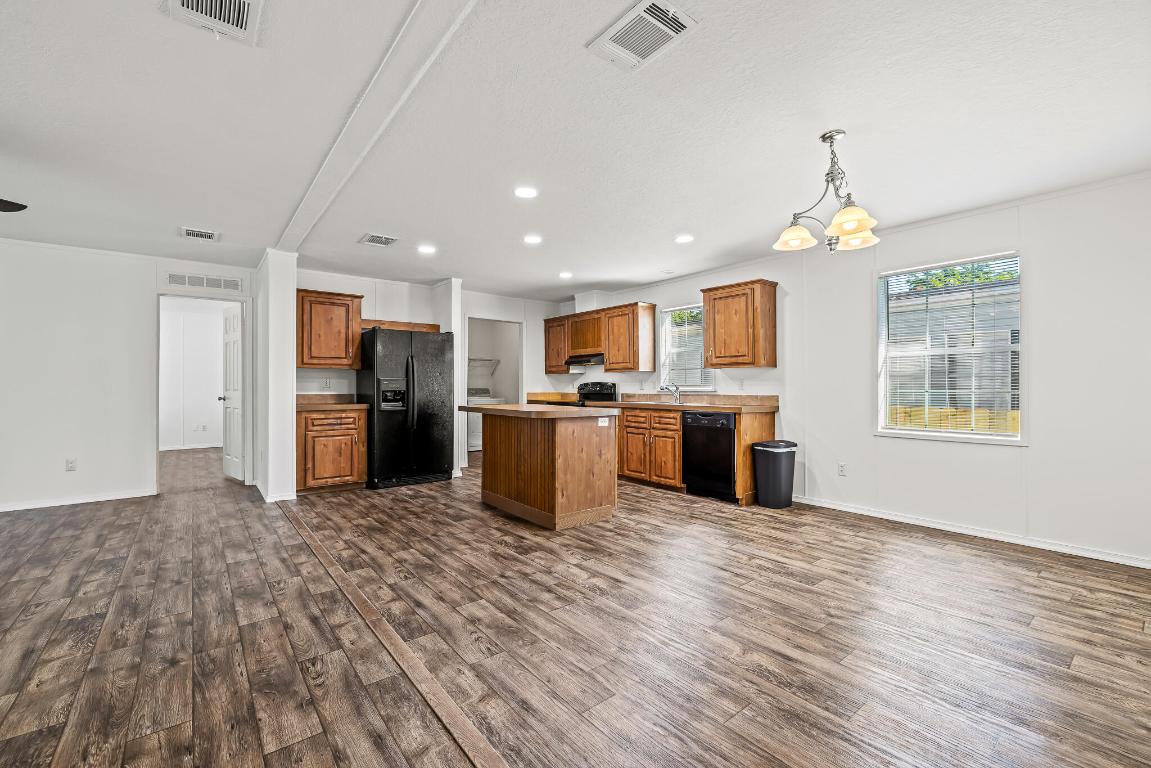 WATERGATE MOBILE HOME - Residential