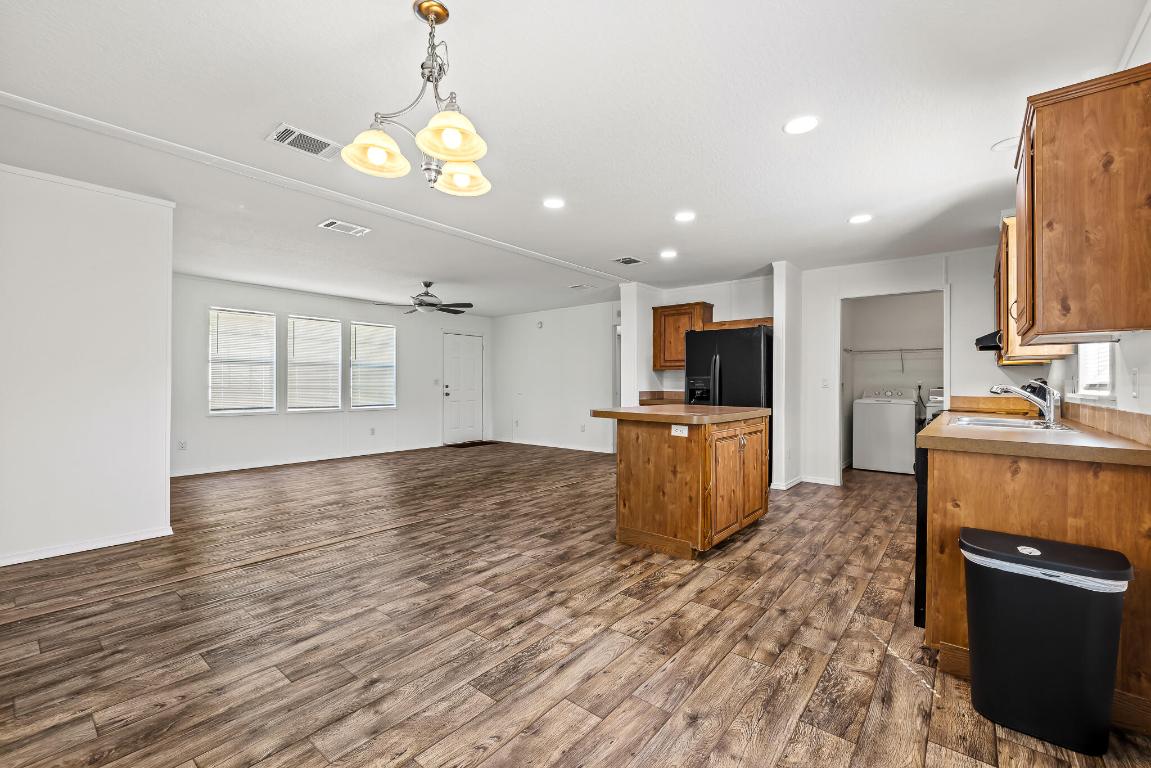 WATERGATE MOBILE HOME - Residential