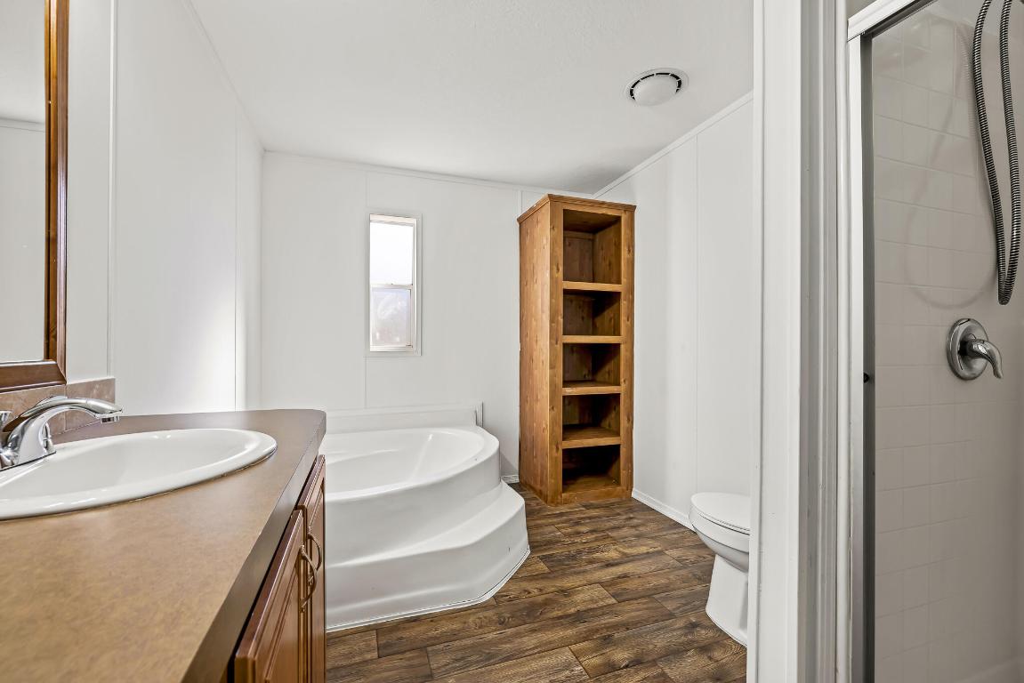 WATERGATE MOBILE HOME - Residential