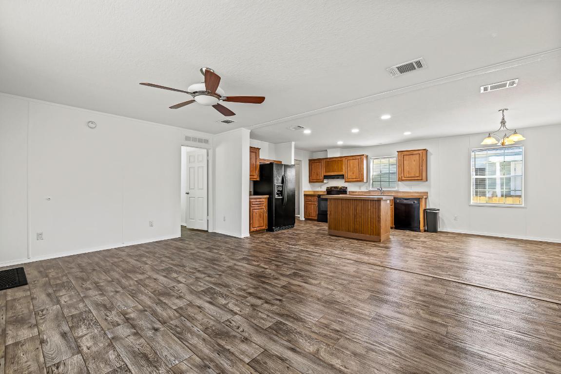 WATERGATE MOBILE HOME - Residential