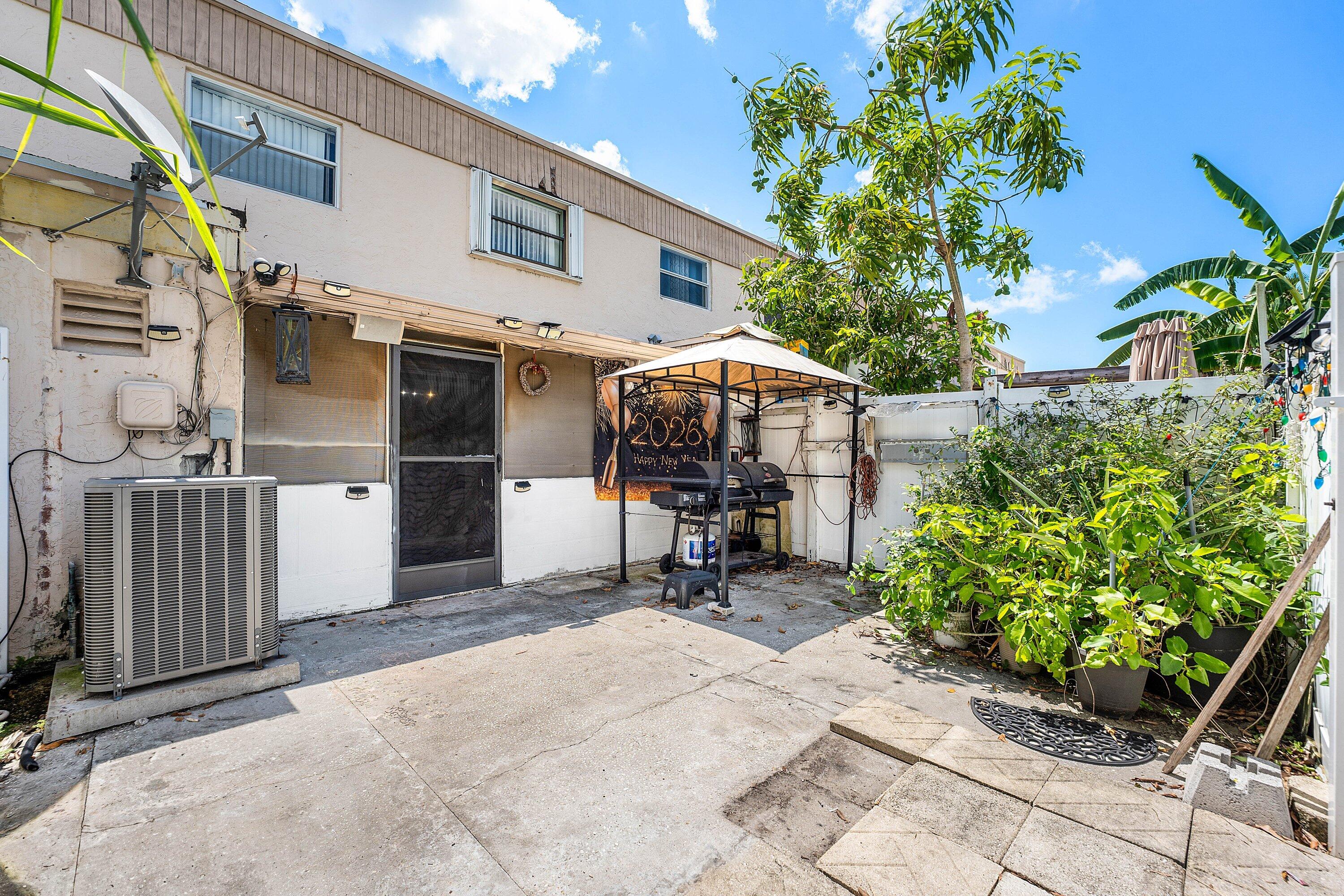ORIOLE GOLF & TENNIS CLUB SEC 3 - Residential