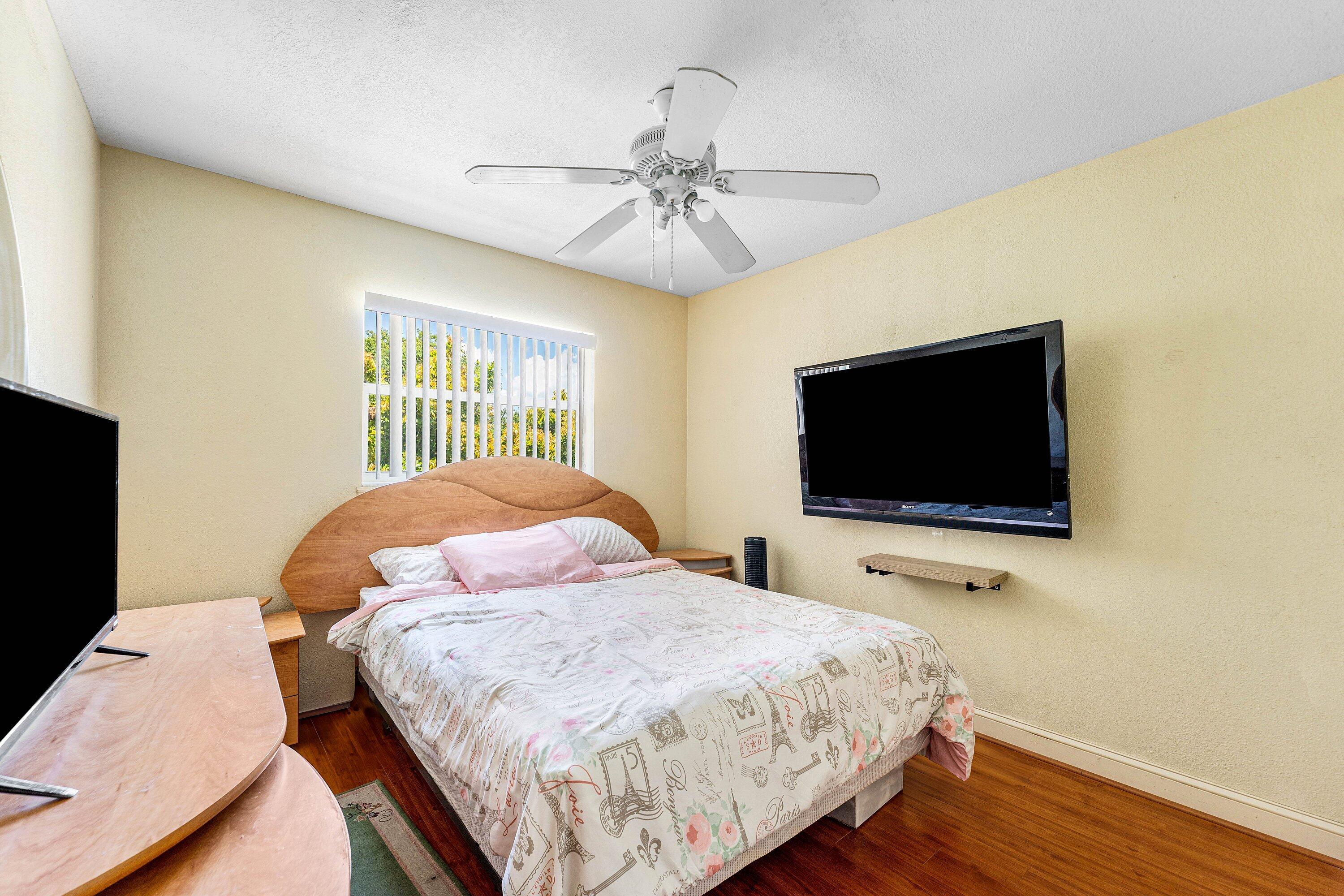 ORIOLE GOLF & TENNIS CLUB SEC 3 - Residential