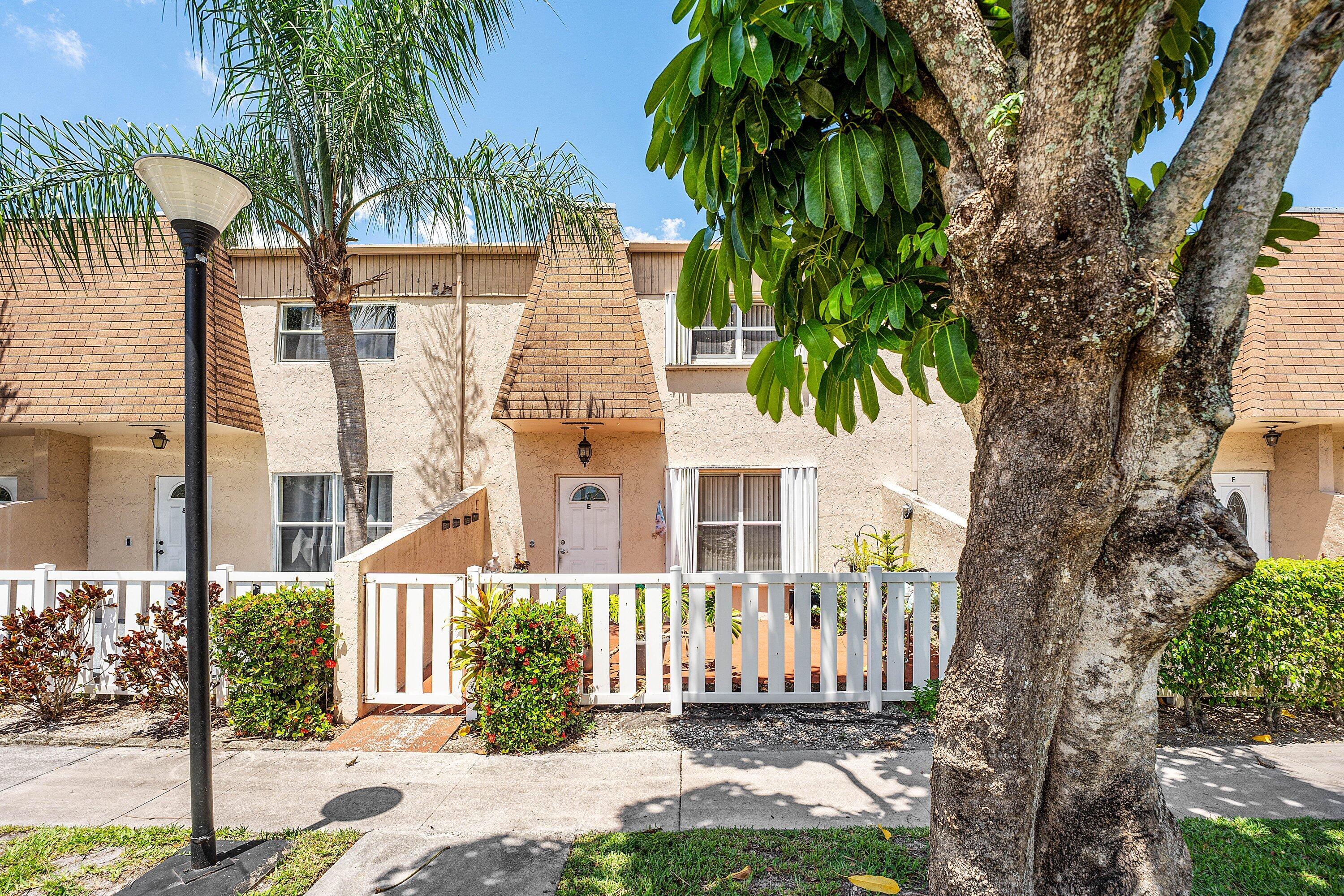 ORIOLE GOLF & TENNIS CLUB SEC 3 - Residential