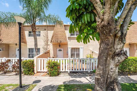 Photo of 1105 NW 80th Terrace #E, Margate, FL 33063 (MLS # B26033281)
