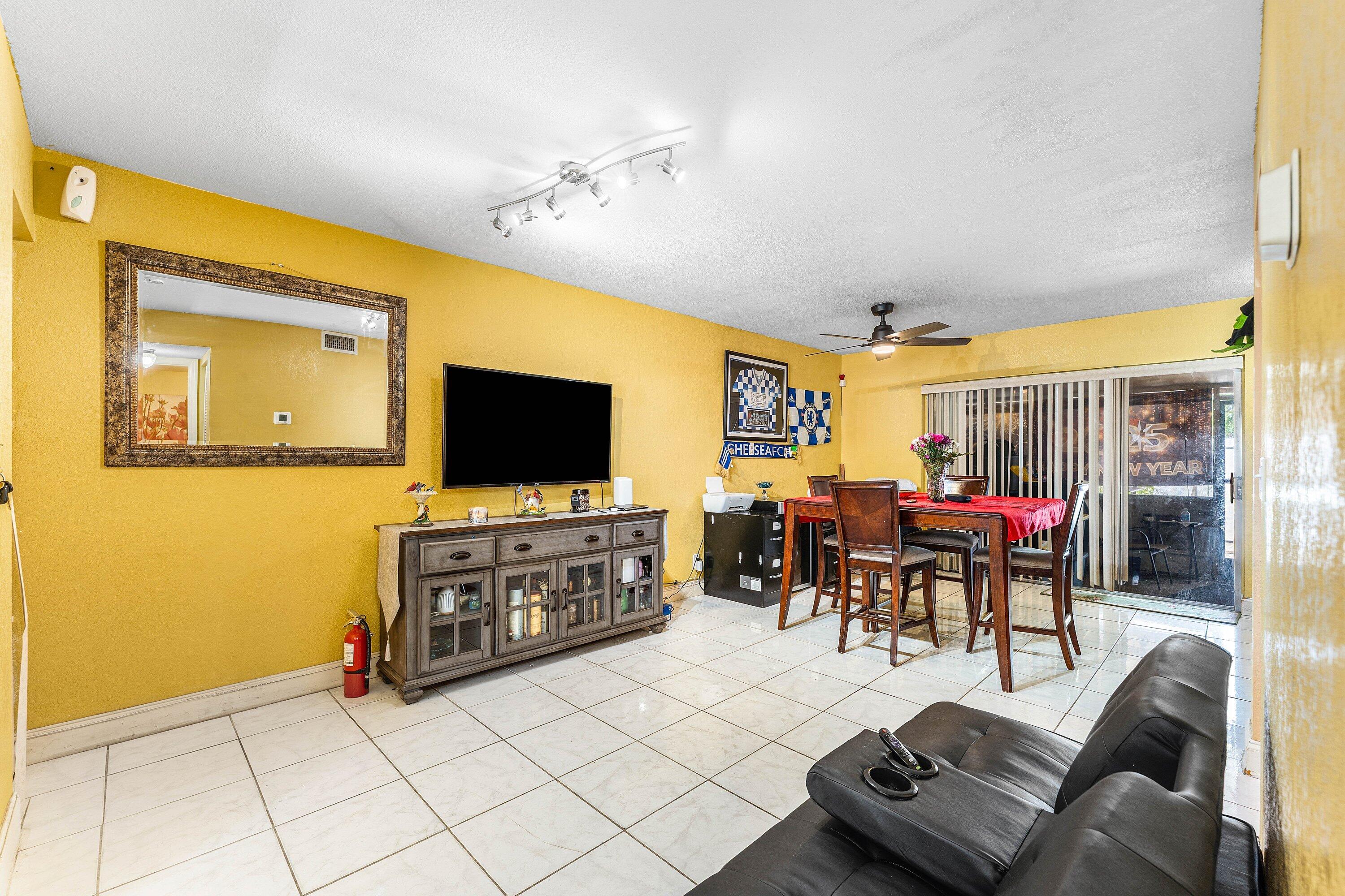 ORIOLE GOLF & TENNIS CLUB SEC 3 - Residential