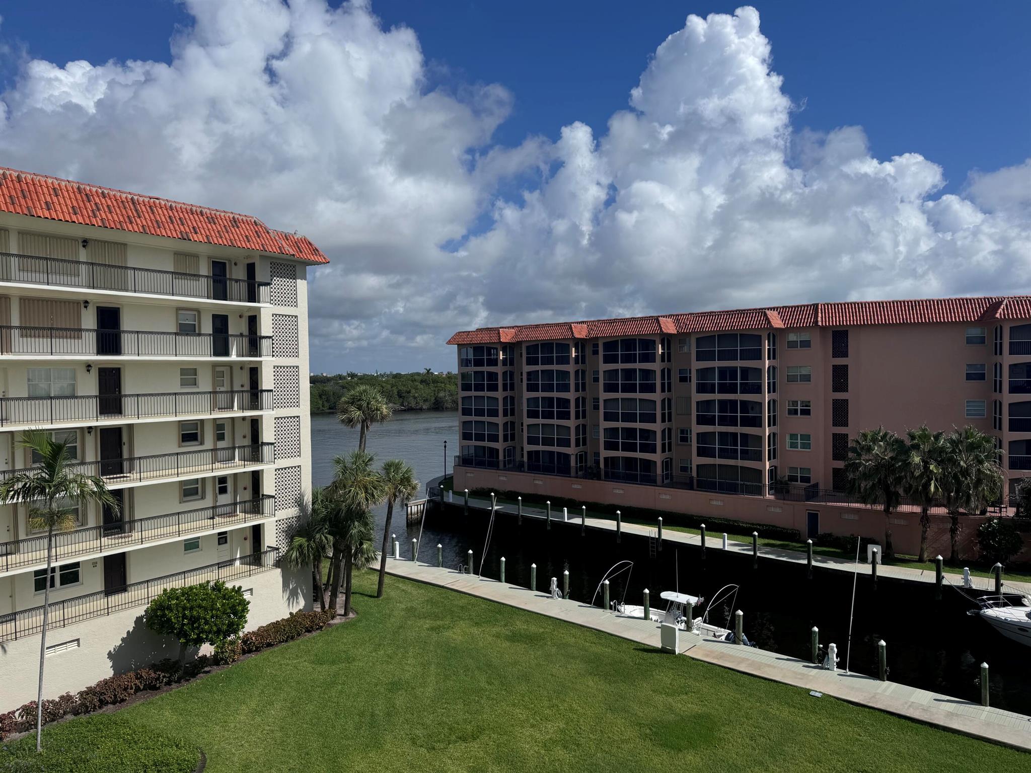 2871 N Ocean Boulevard R444