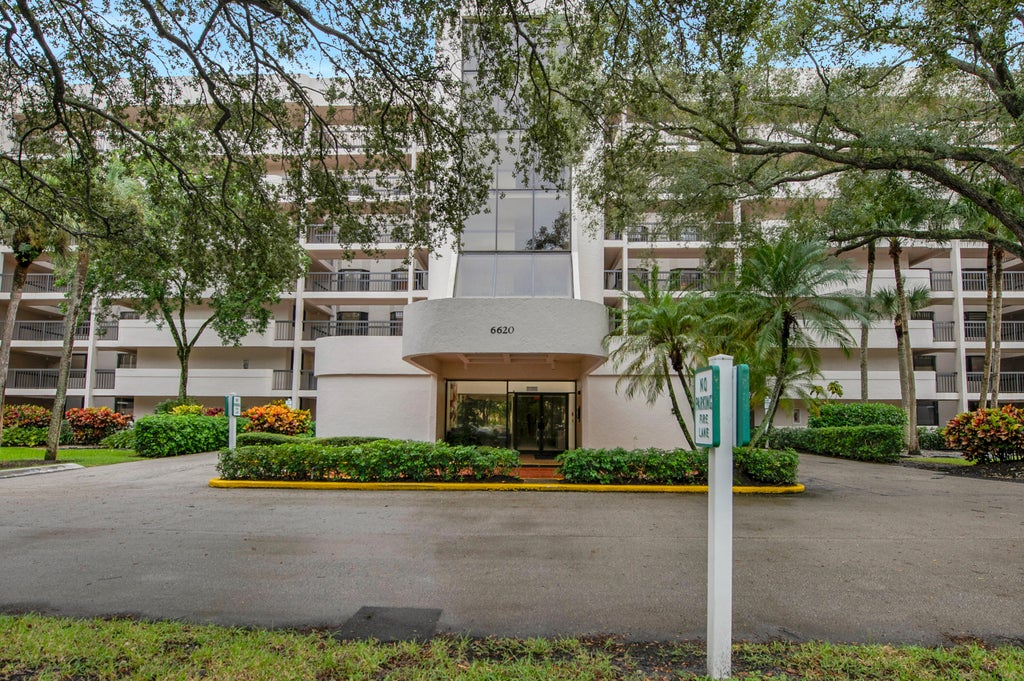Photo of 6620 Boca Del Mar Drive #406, Boca Raton, FL 33433 (MLS # B26083625)