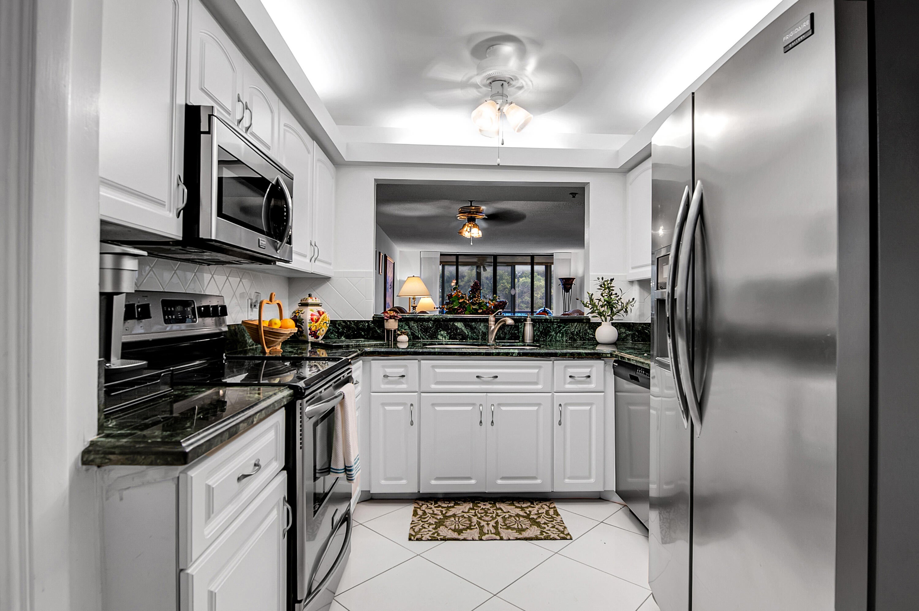 6620 Boca Del Mar Drive 406, Boca Raton, FL, 33433/$195,000 1 6620 Boca Del Mar Drive 406
