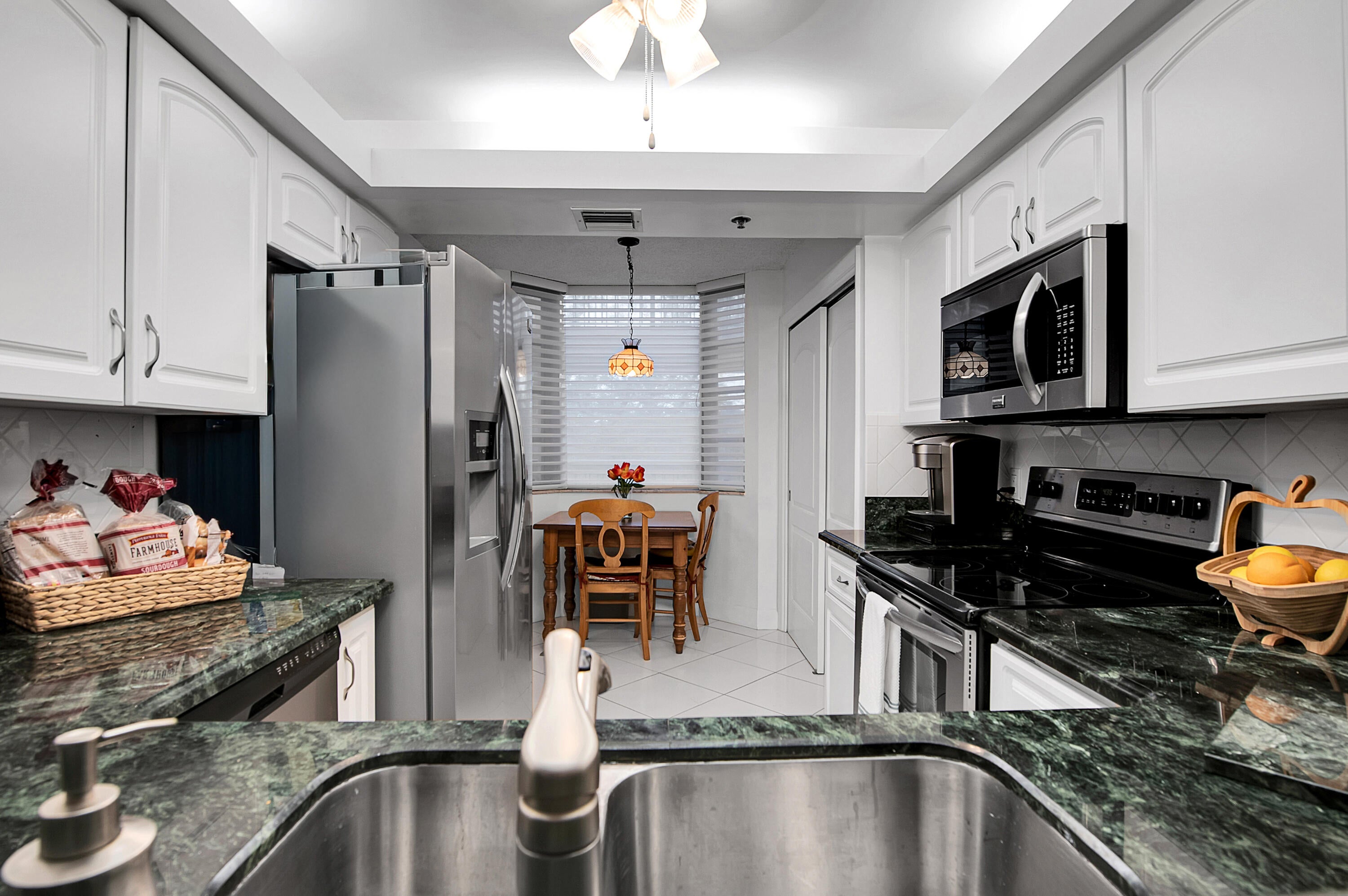 6620 Boca Del Mar Drive 406, Boca Raton, FL, 33433/$195,000 4 6620 Boca Del Mar Drive 406