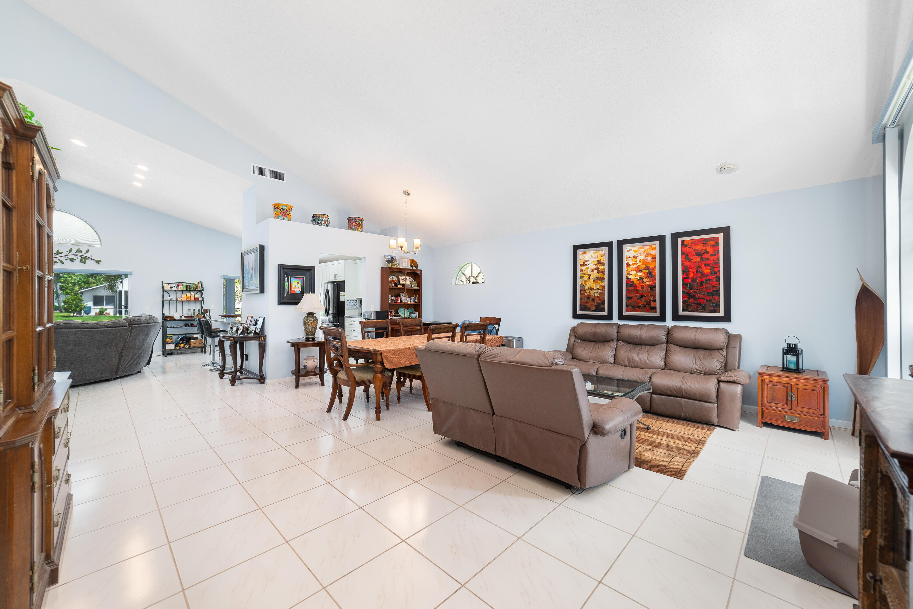 2211 Soundings Court