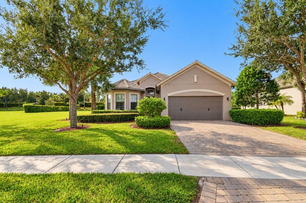 4637 SIENA CIR, WELLINGTON, FL 33414 - Image 8ad57743bcb24963f4f7ec08159ce2bb/185480544