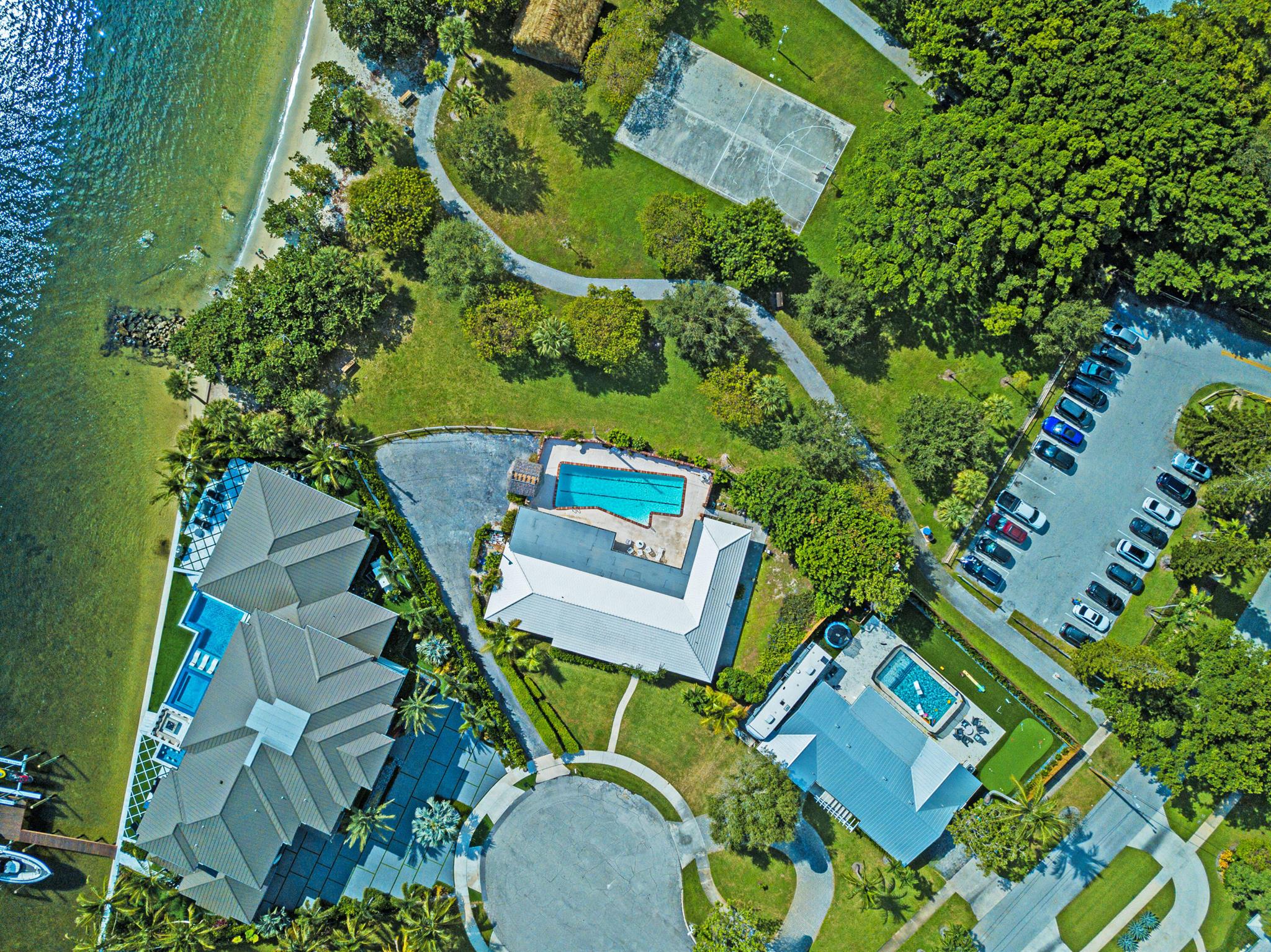 YACHT CLUB - Residential