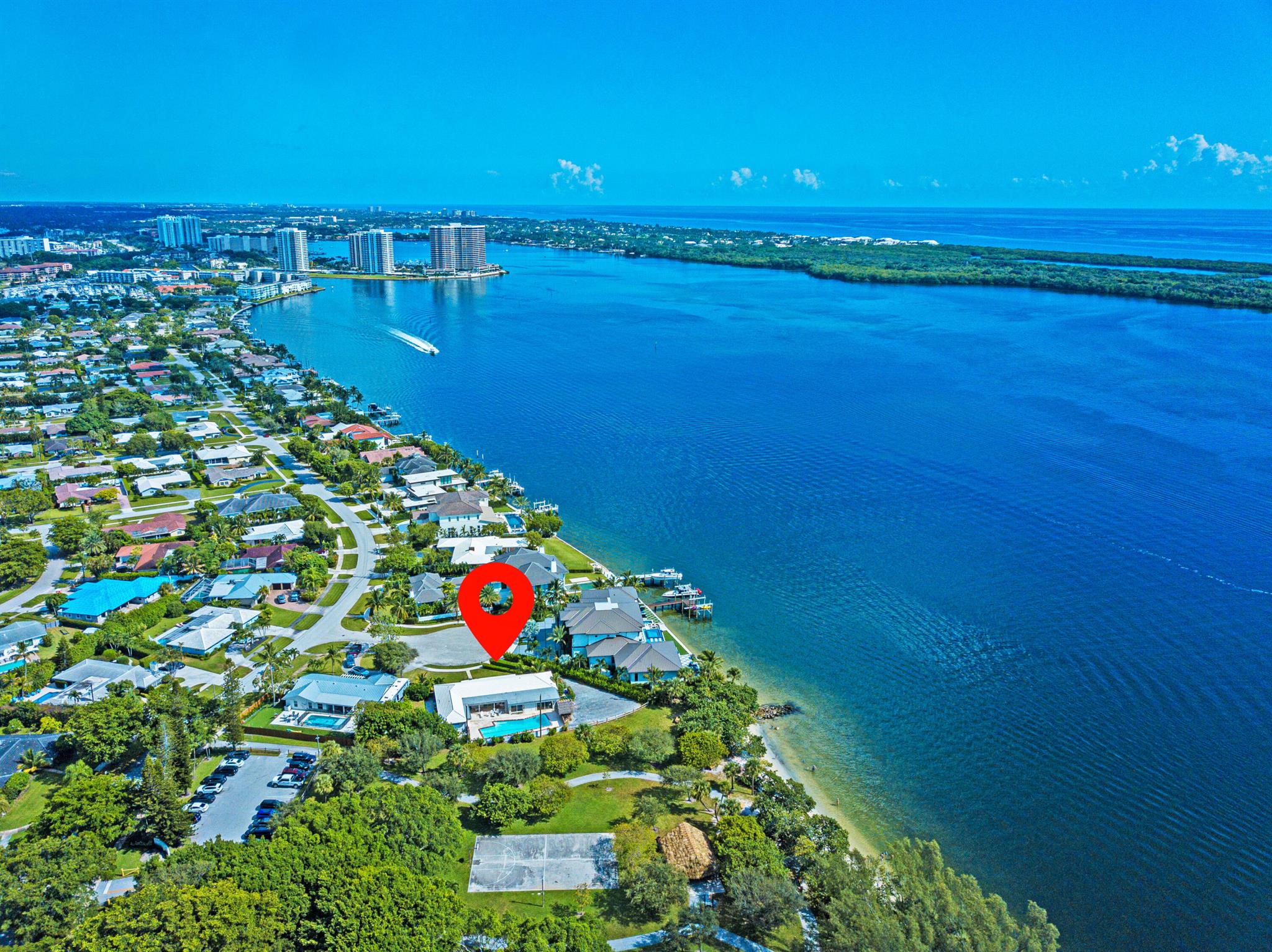 YACHT CLUB - Residential