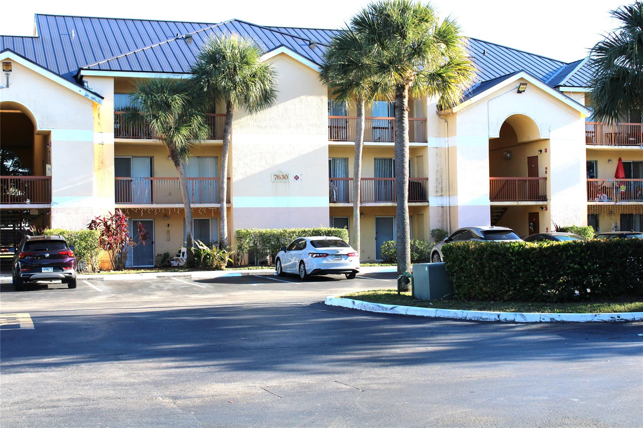 SOUTH PALM PLACE CONDO - Residential Lease