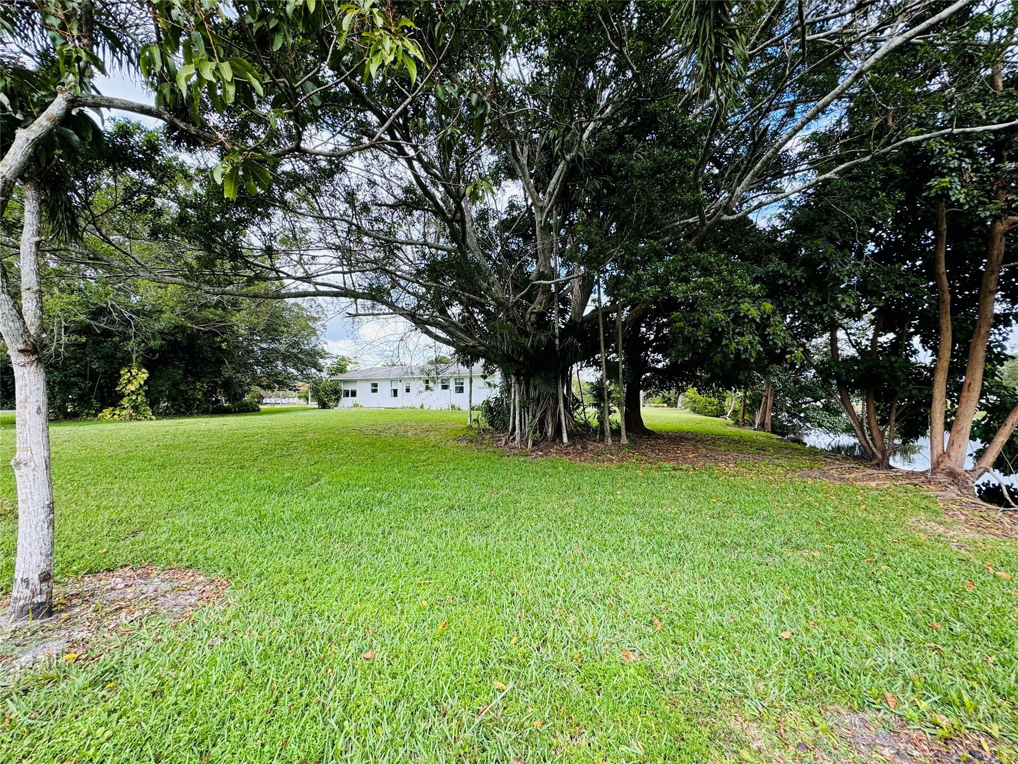 SUNSHINE RANCHES - Residential