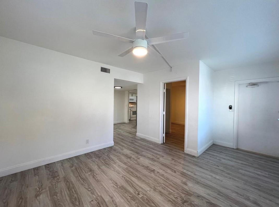 SOMMERSET CONDOMINIUMS - Residential