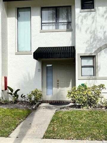 Open Plan 2/2 Townhouse in the Wonderful Community of Sunflower Townhomes. Unit Boasts, Stainless Steel Appliances, Laundry Room, and Enclosed Patio, Both Bedrooms are Upstairs, and 1 Bathroom is on the First Floor Near the Entrance. Rental Includes Pest Control and Basic Cable. Unit is Located Opposite the Clubhouse, and Pool. Location is Perfectly Situated in East Boca Near Downtown Delray, Mizner, Main Highways, and Local Supermarkets Such as Wholefoods, Trader Joe's, and Publix. This Cozy Unit Will not Last long