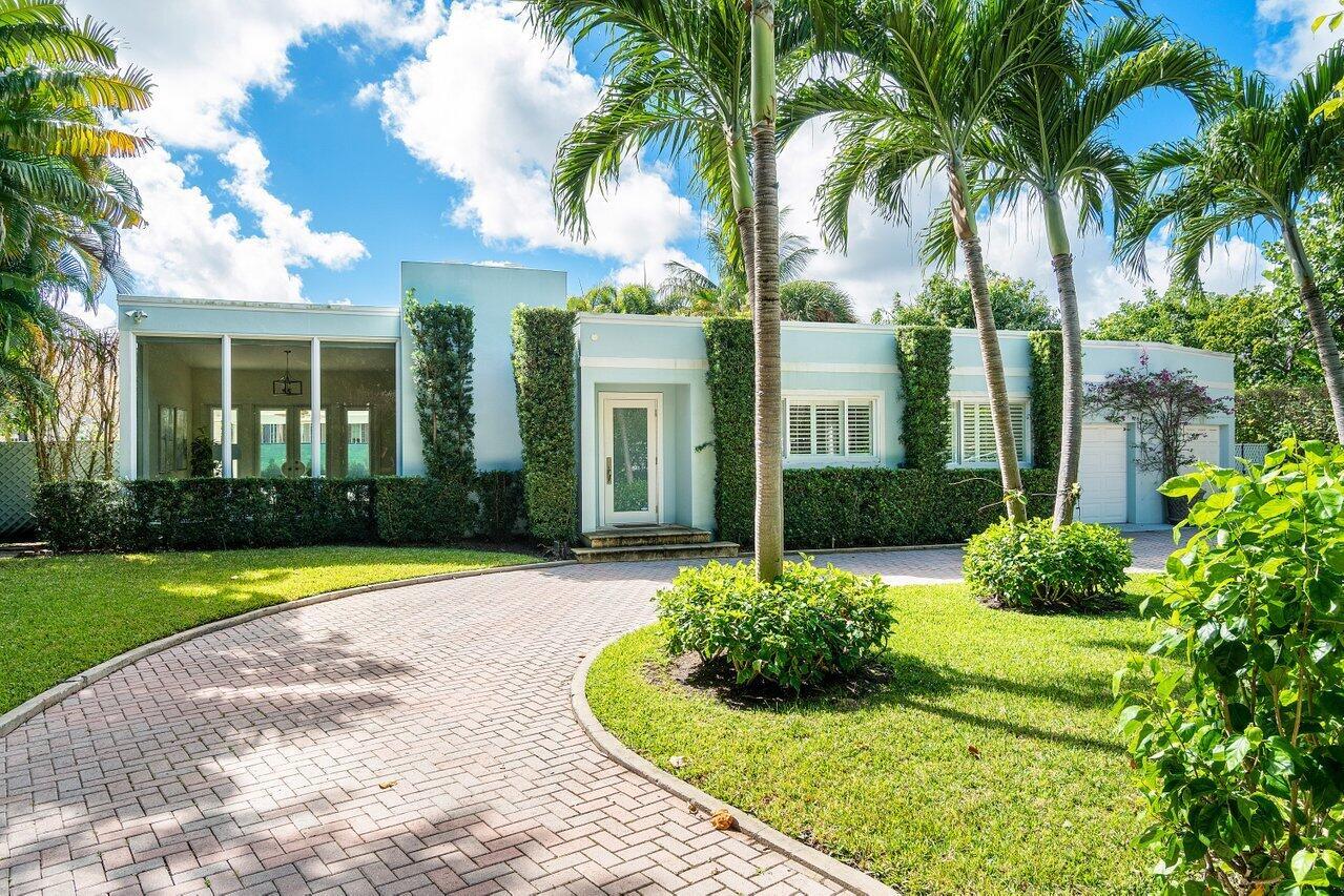 Build your dream home with ARCOM approved plans. There are three streets on the Island with large private beach cabanas and direct lake trail access and Mockingbird is one of them. Now available, 256 Mockingbird Trail, a 100 x 127 North End homesite located on the sunny south side of the street. Enjoy the existing home home, renovate, lease or build new. Approved plans are for a 6 bed, 6.1 bath, 5,683 Total Sq Ft home with approximately 9' ceilings throughout.