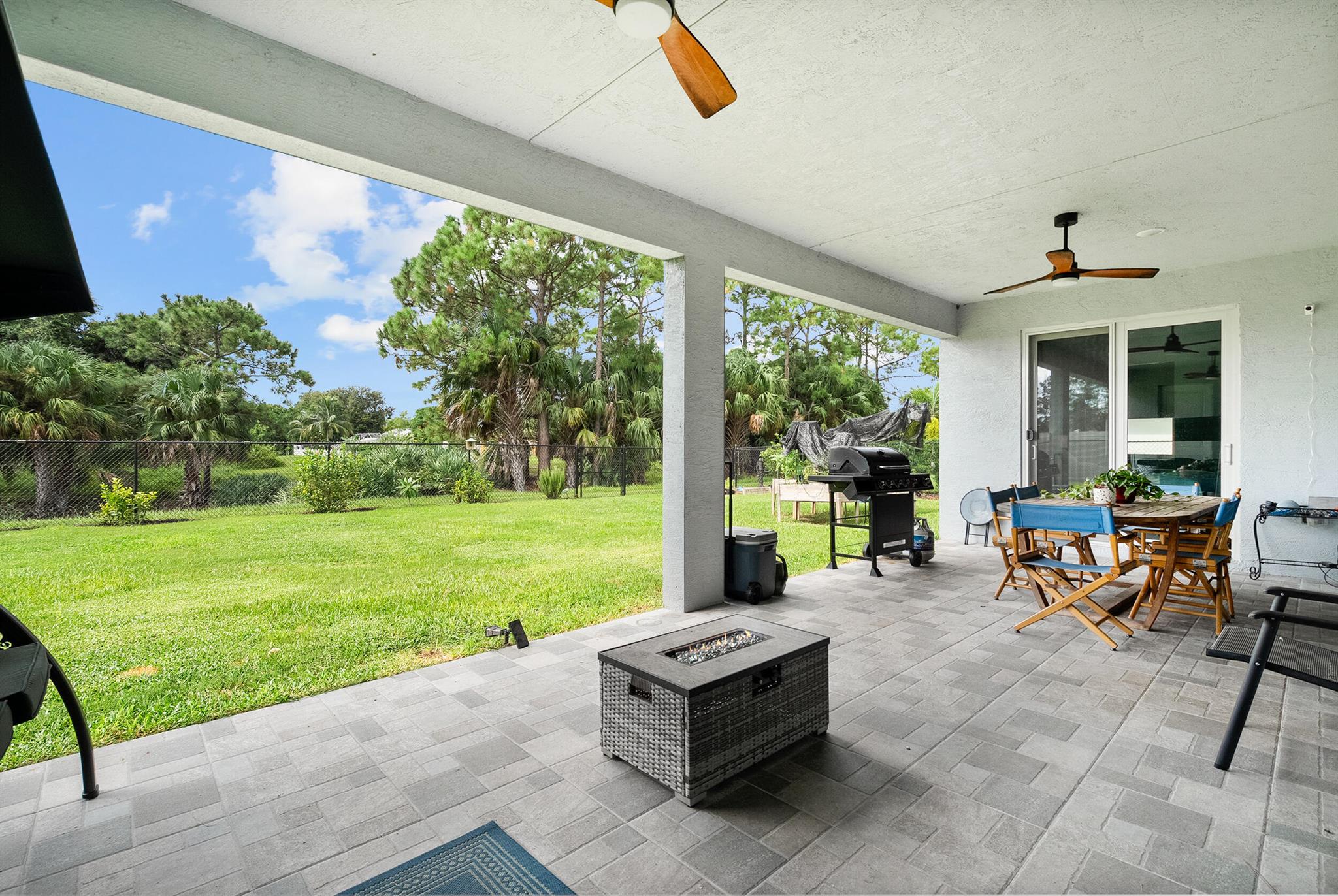 2807 SW South Calabria Circle