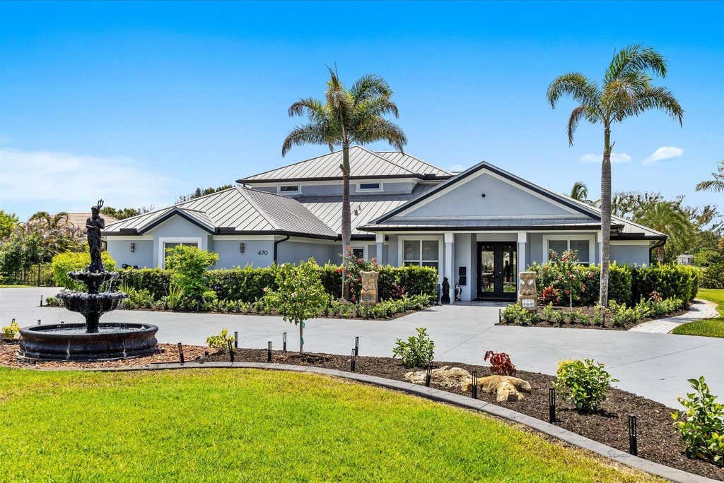 Photo of 470 SE PINE Road, Port Saint Lucie, FL 34984 (MLS # B26057127)