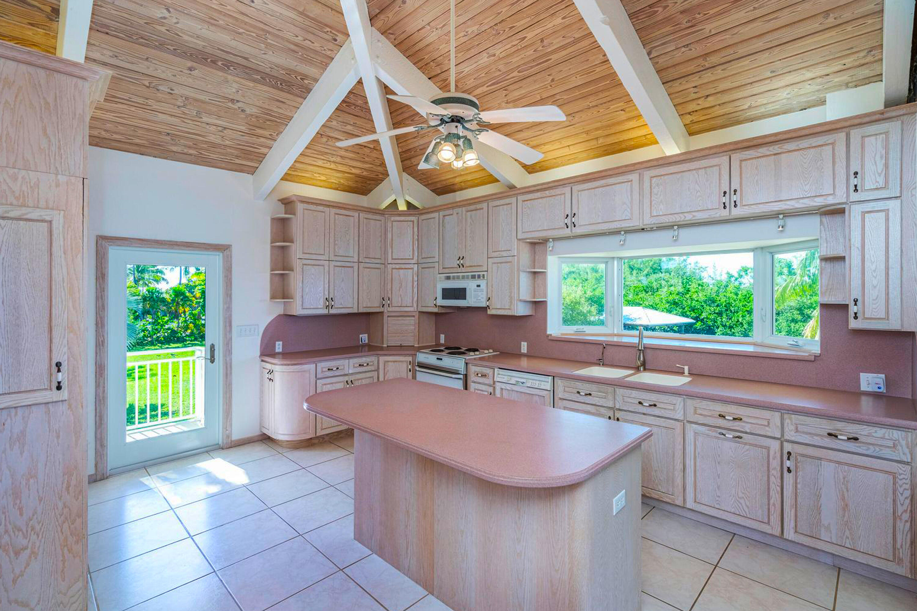 MATECUMBE SANDY BEACH - Residential