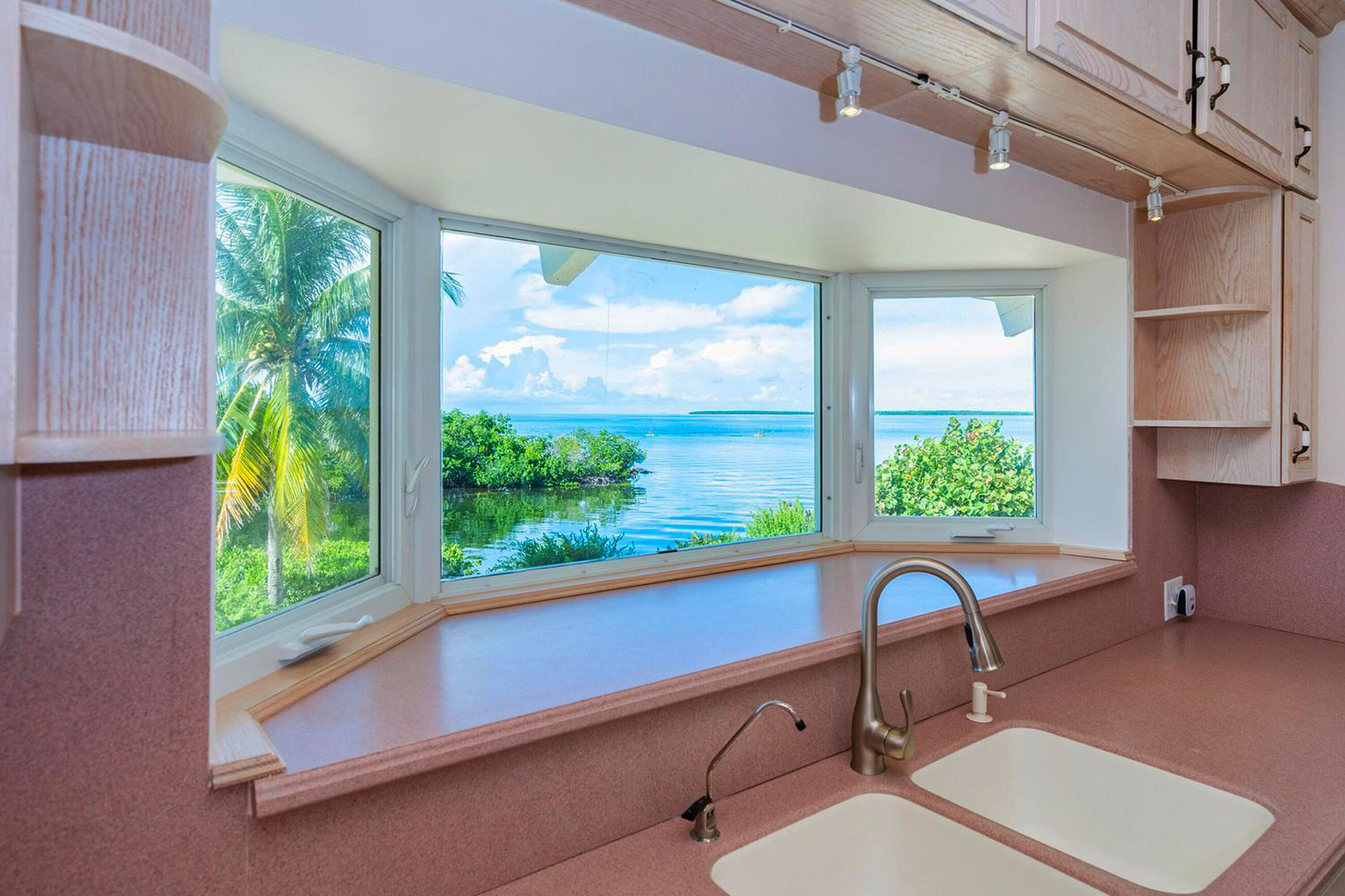 MATECUMBE SANDY BEACH - Residential