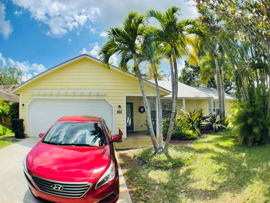 Photo of 2280 SE Longhorn Avenue, Port Saint Lucie, FL 34952 (MLS # R10788687)