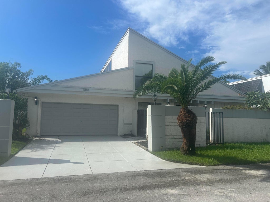Photo of 7810 NW 4TH Street, Plantation, FL 33324 (MLS # B26079489)