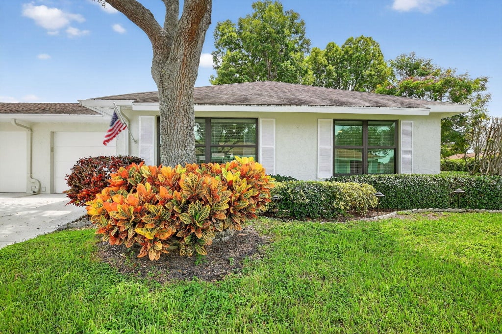 Photo of 9900 Chestnut Tree Terrace #B, Boynton Beach, FL 33436 (MLS # R11122619)