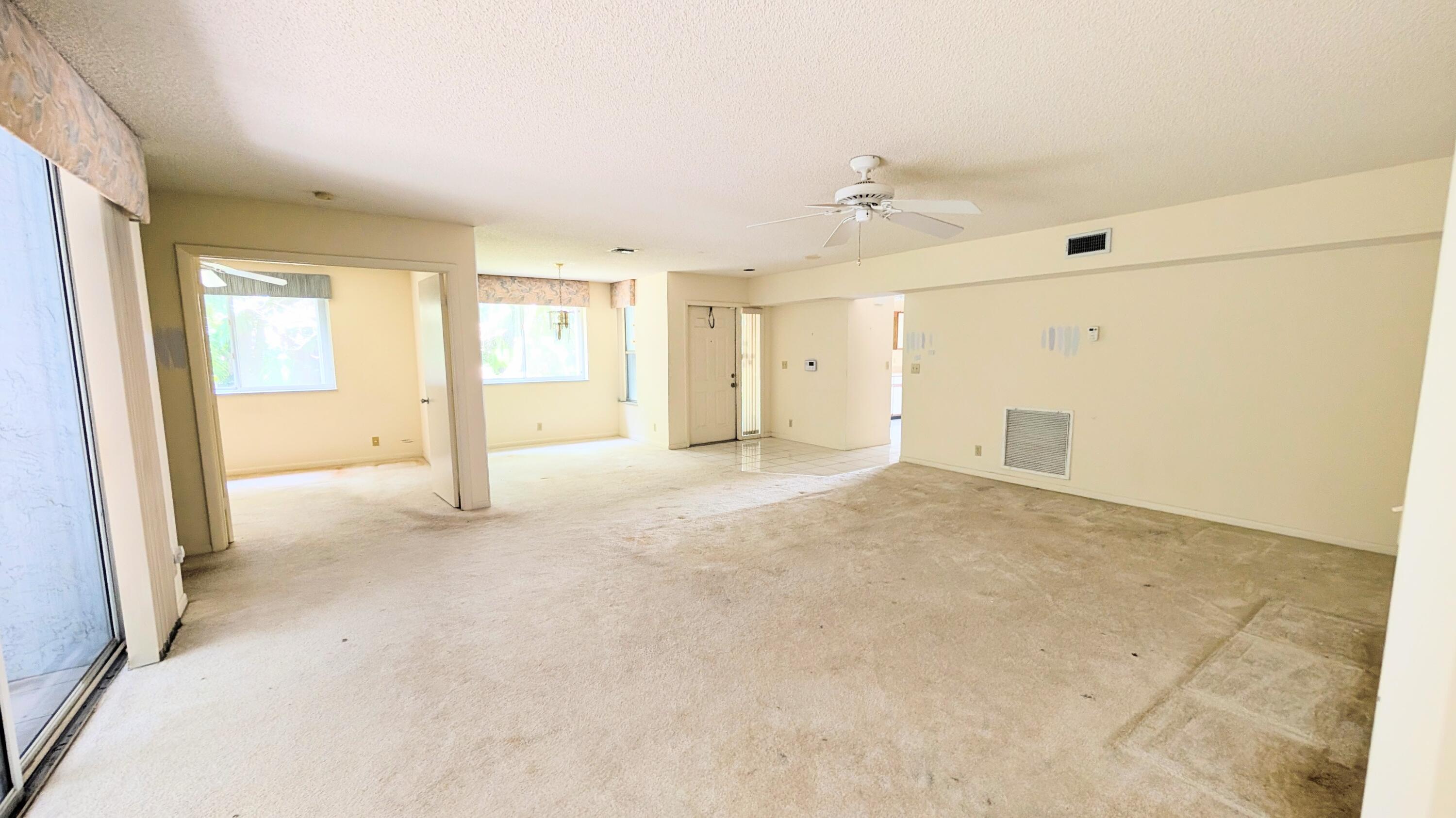 CARRIAGE GATE CONDO - Residential