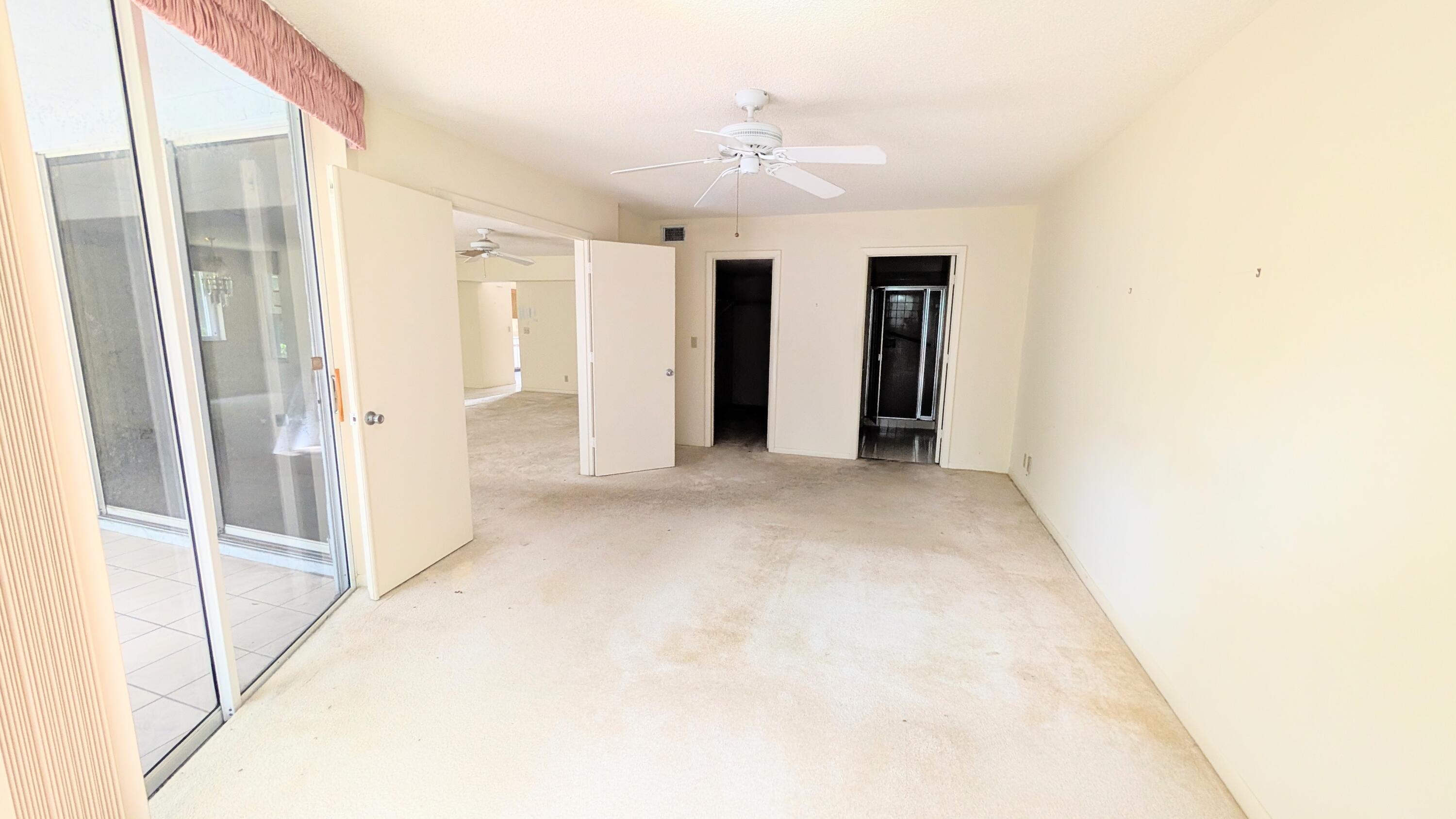CARRIAGE GATE CONDO - Residential
