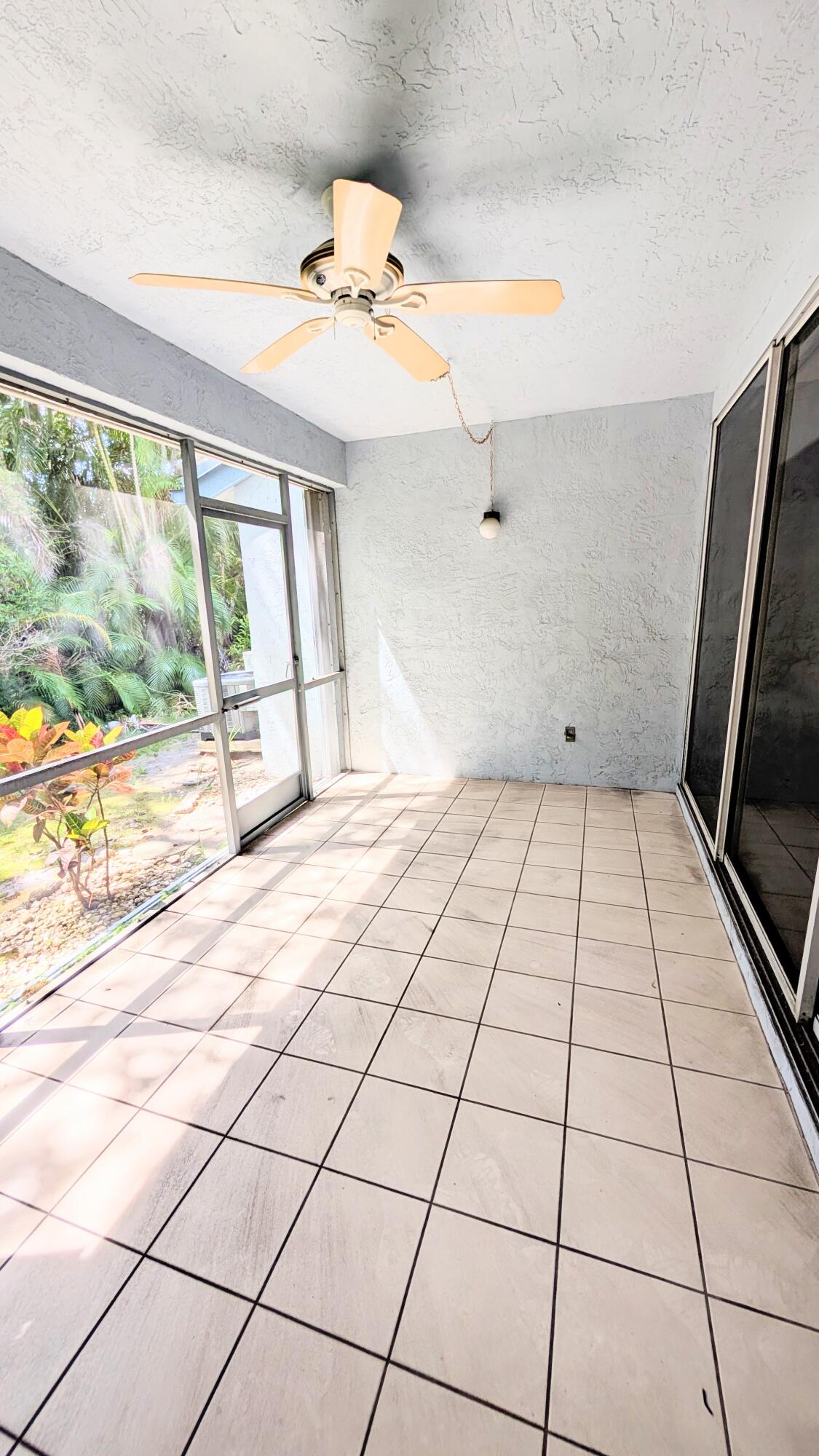 CARRIAGE GATE CONDO - Residential