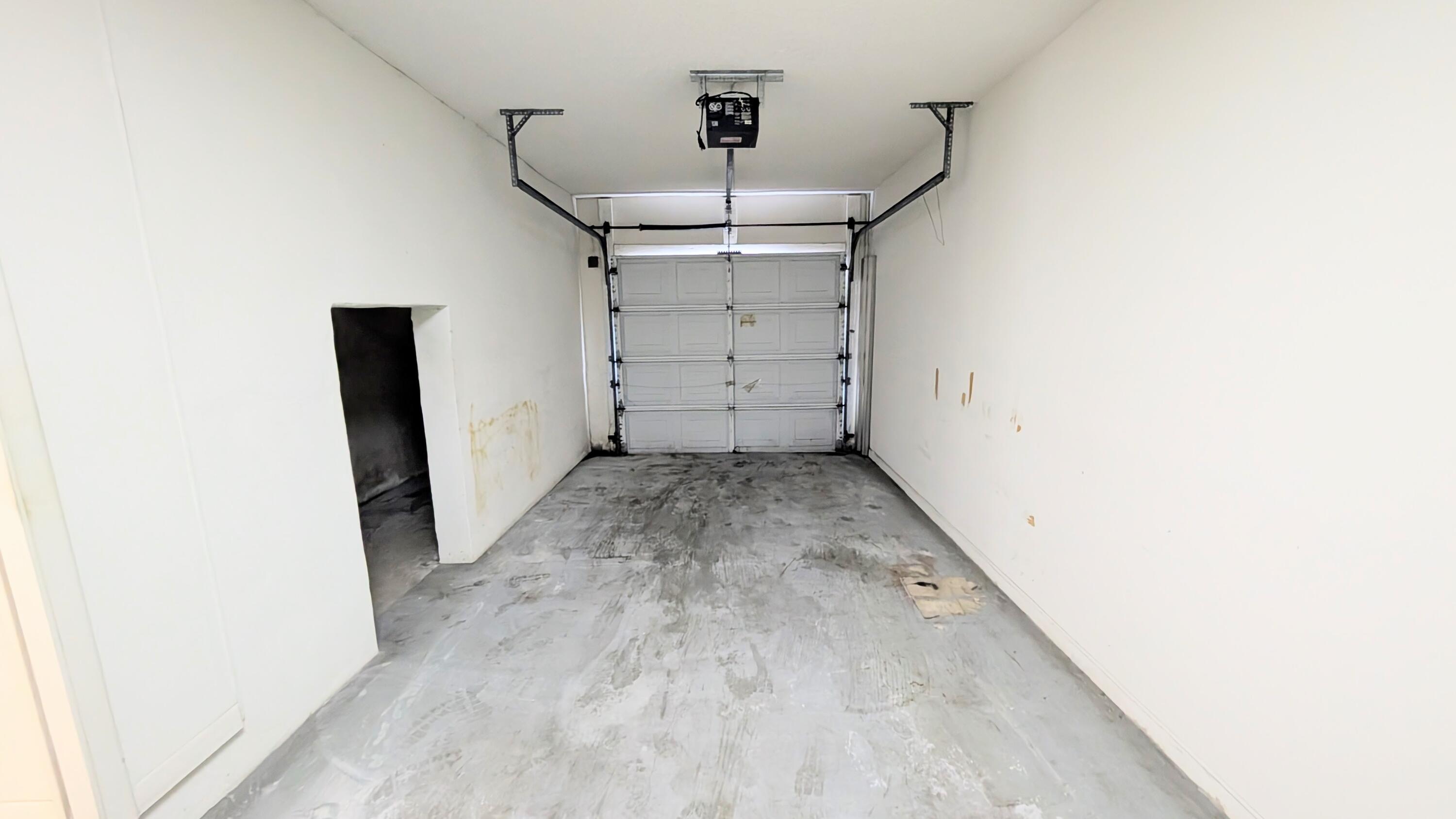 CARRIAGE GATE CONDO - Residential