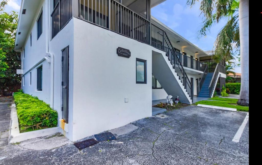 Photo of 520 NE 44th Street #6, Boca Raton, FL 33431 (MLS # R11168333)