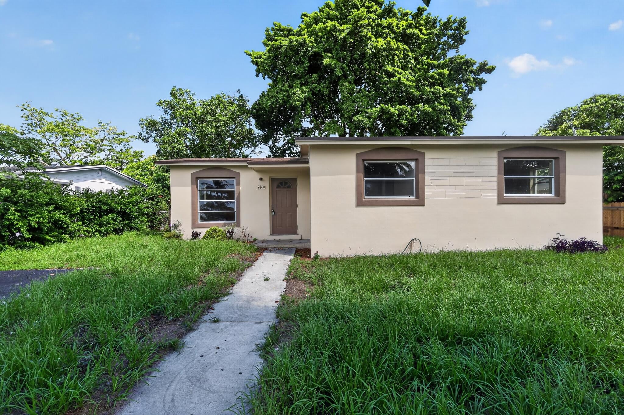 2740 NW 2ND Street