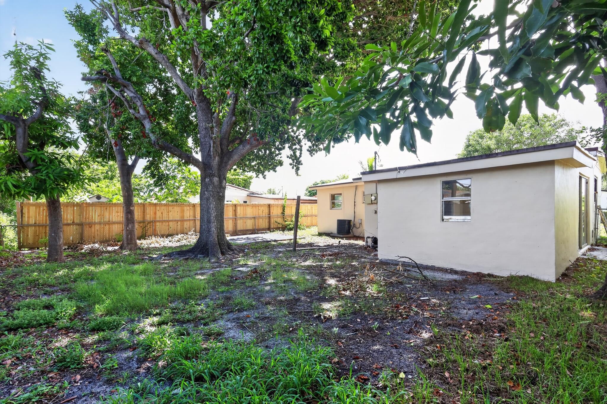 2740 NW 2ND Street
