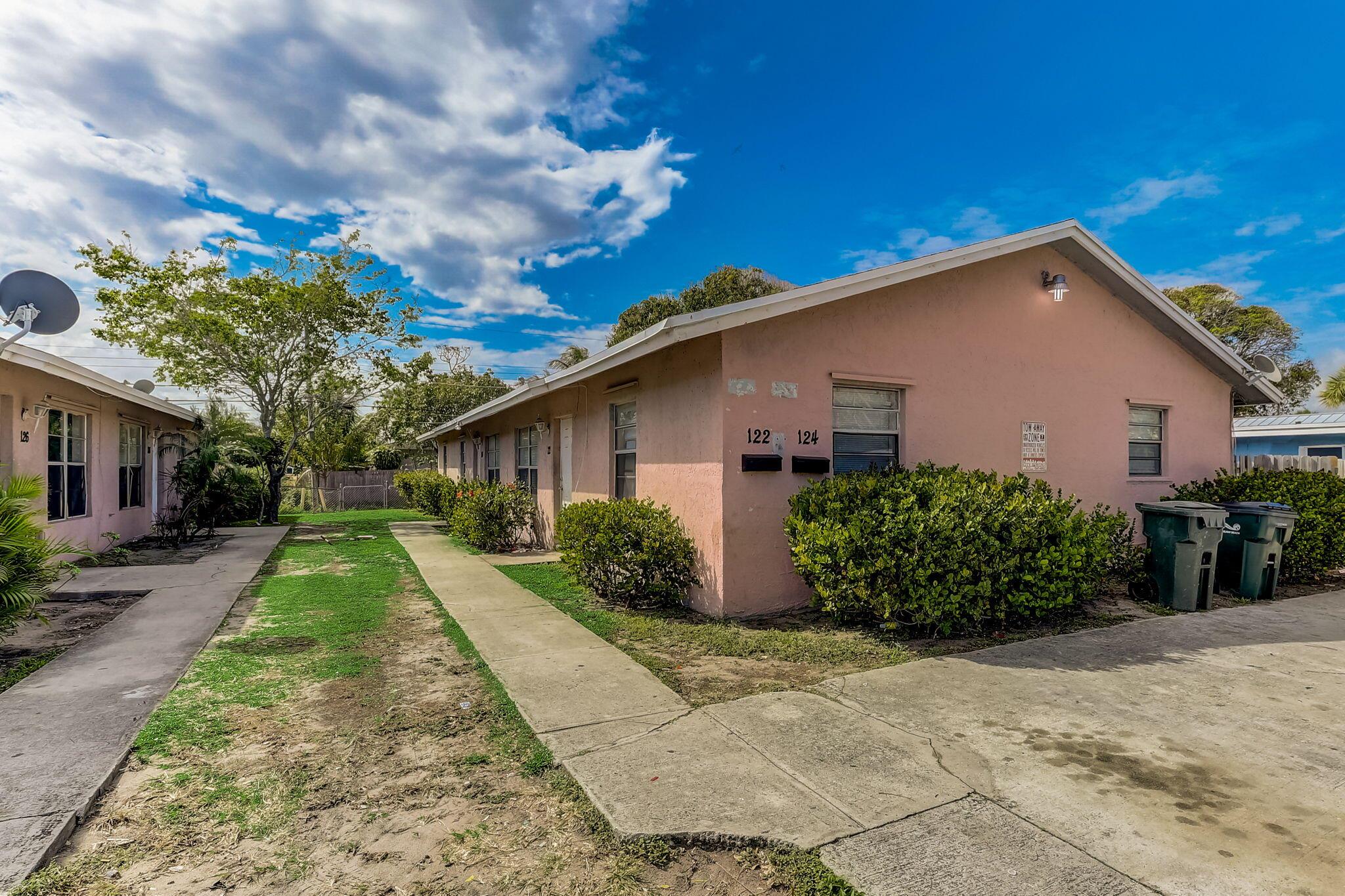 Income producing investment opportunity: duplex property featuring a 3-bedroom, 2-bathroom unit alongside a 2-bedroom, 1-bathroom unit. This property features a private parking lot and fenced-in backyard space. Currently, tenant occupied. Situated in an exceptional location near downtown Atlantic Ave, beaches, and I95, it presents an excellent investment opportunity.