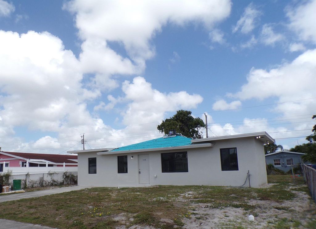 Photo of 1310 W 1st Street, Riviera Beach, FL 33404 (MLS # R11078706)