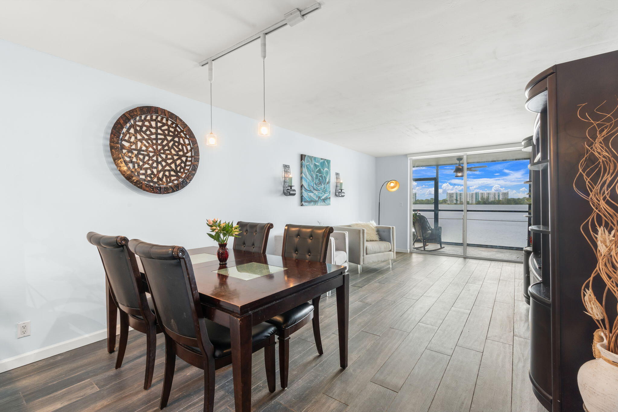 LAKE EMERALD CONDOMINIUM NO SIX - Residential