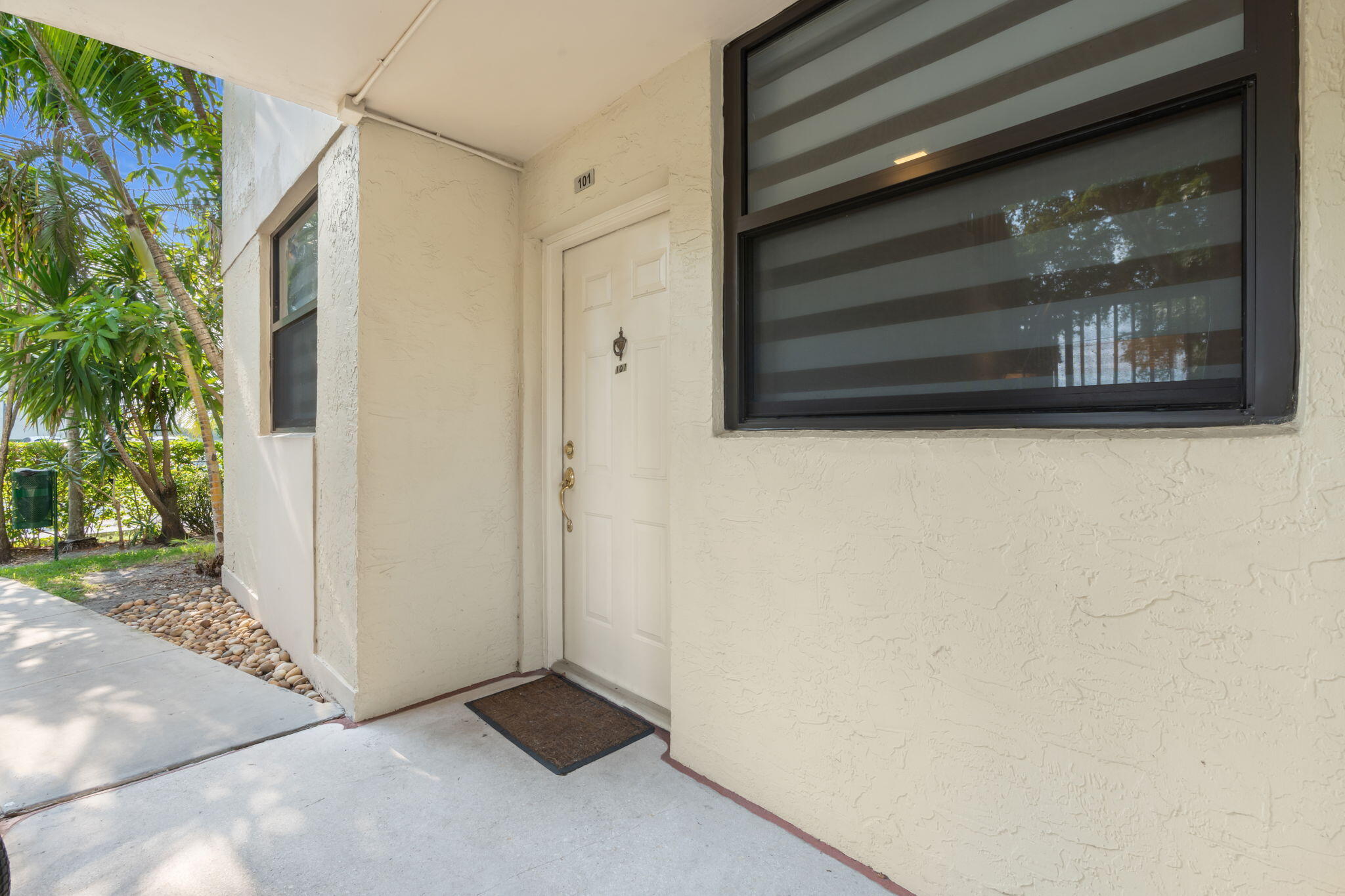 LAKE EMERALD CONDOMINIUM NO SIX - Residential
