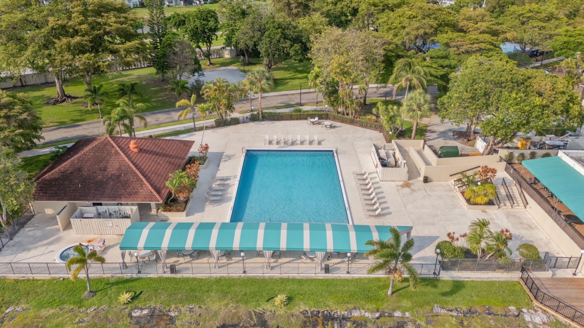 LAKE EMERALD CONDOMINIUM NO SIX - Residential