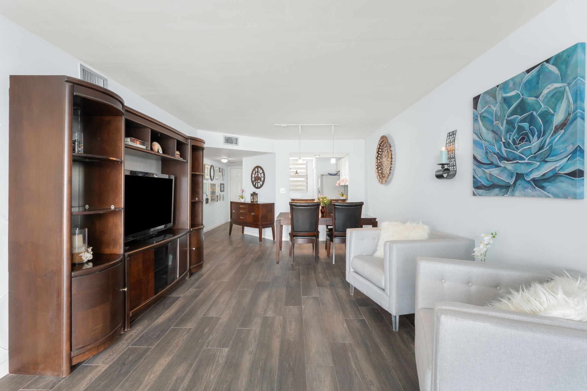 LAKE EMERALD CONDOMINIUM NO SIX - Residential