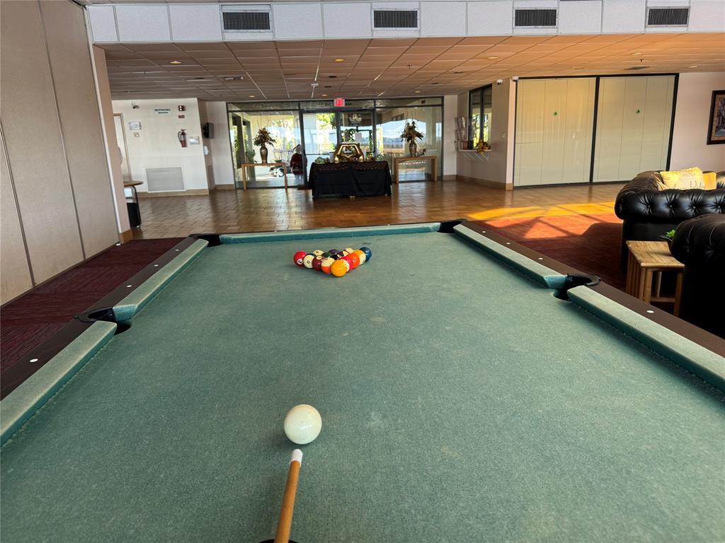 LAKE EMERALD CONDOMINIUM NO SIX - Residential