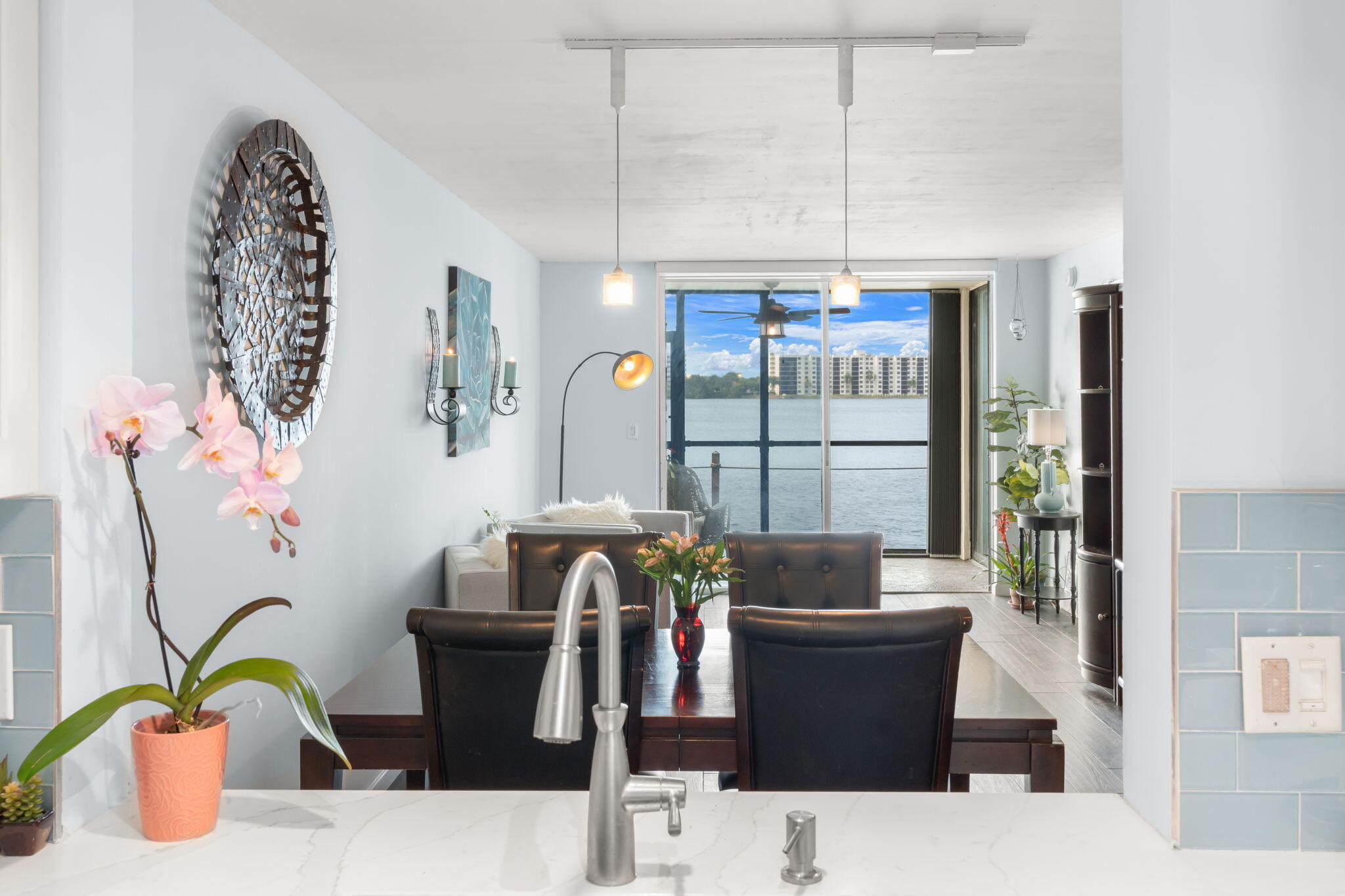 LAKE EMERALD CONDOMINIUM NO SIX - Residential