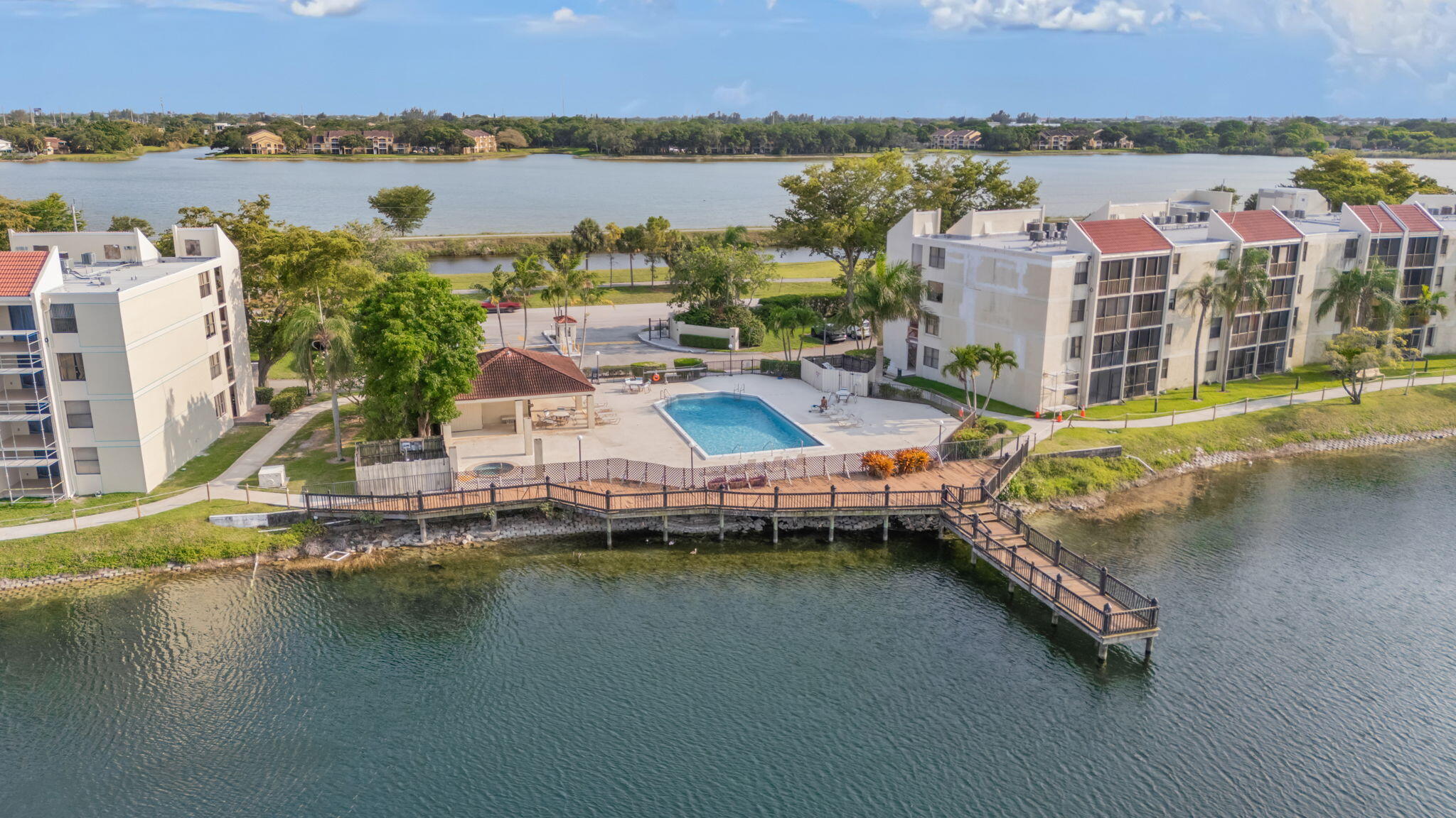 LAKE EMERALD CONDOMINIUM NO SIX - Residential