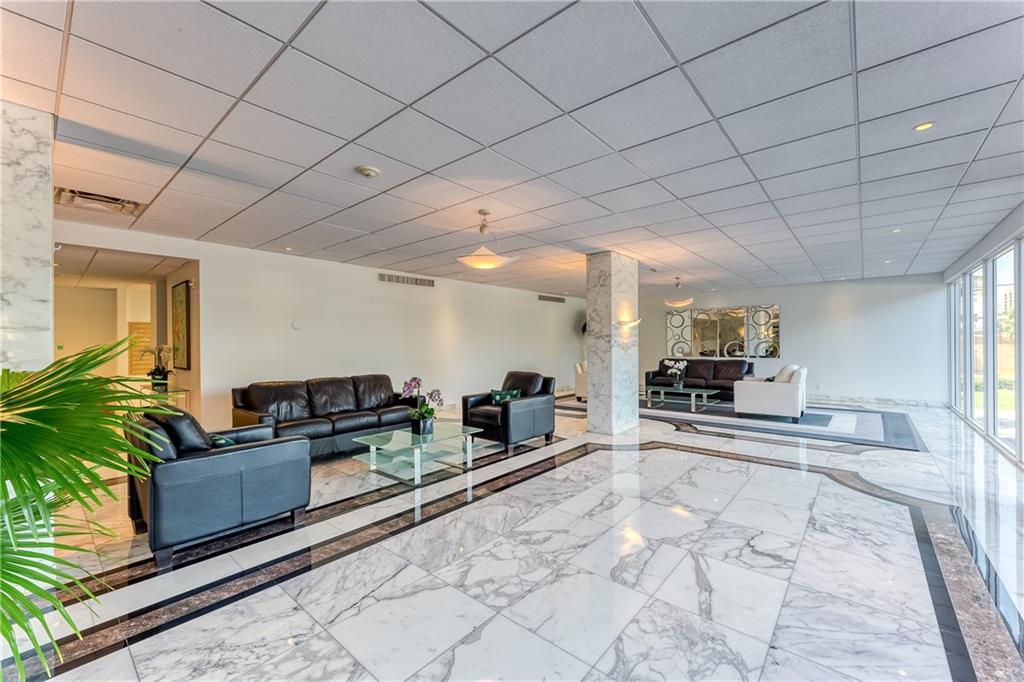 Carlton Tower - Residential