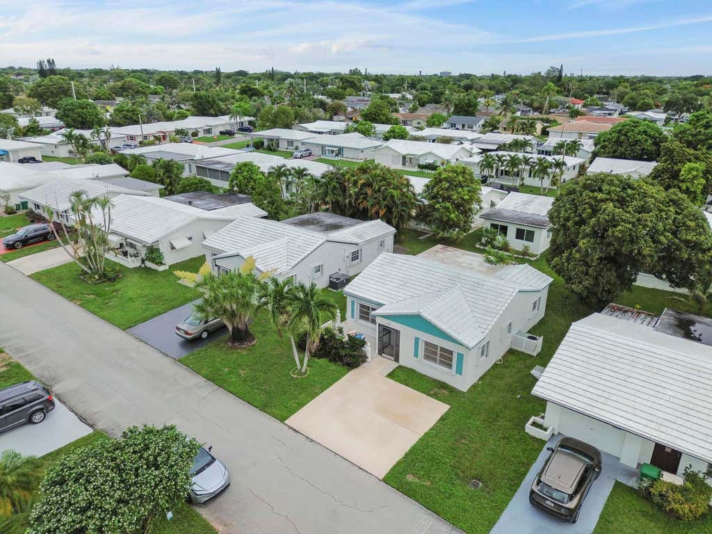 Photo of 6805 NW 75TH Court, Tamarac, FL 33321 (MLS # B26061160)
