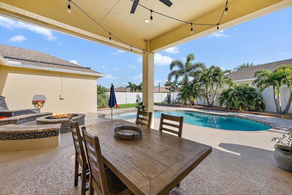 Photo of 10352 SW Westlawn Boulevard, Port Saint Lucie, FL 34987 (MLS # R11158527)